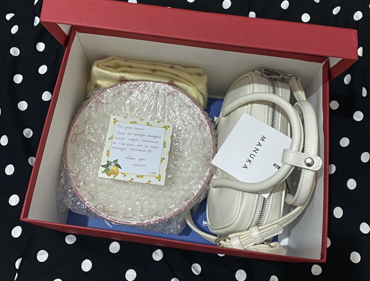 bayramın en sevdiğim kısmı geldi bacıma hediyemi verezeyimmm