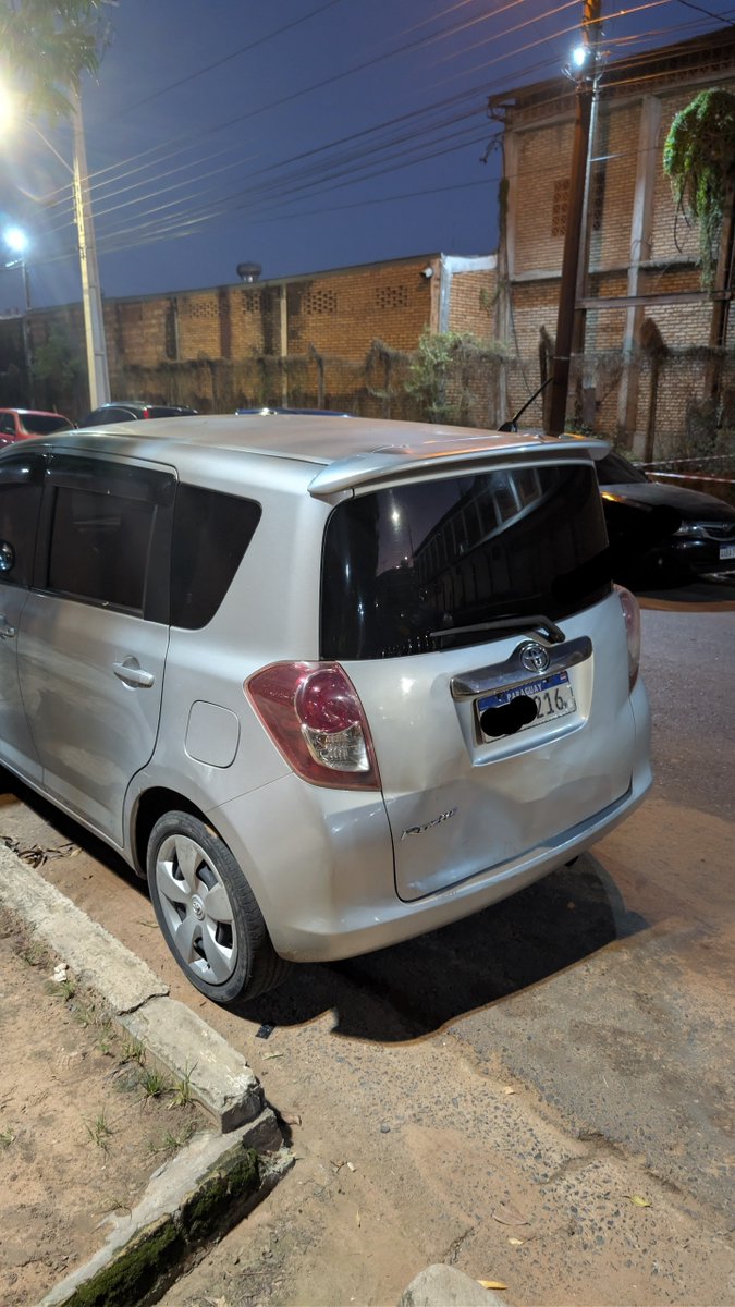 OOCRactis's tweet photo. Por lo menos está bien estacionado https://t.co/iEdeheQNZl