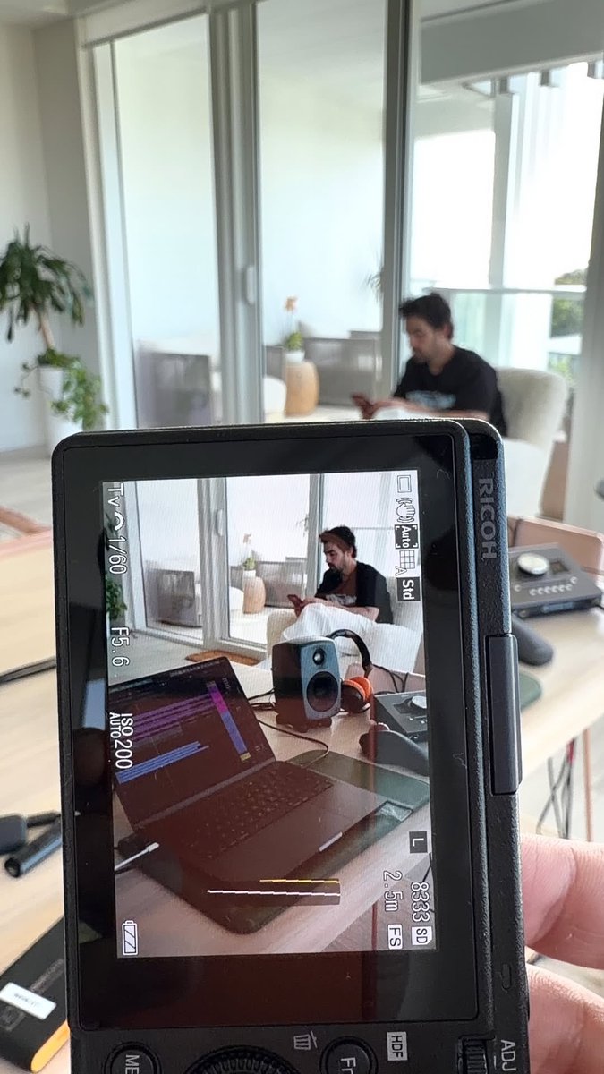 Hello Beautiful | Jonas Brothers tweet media