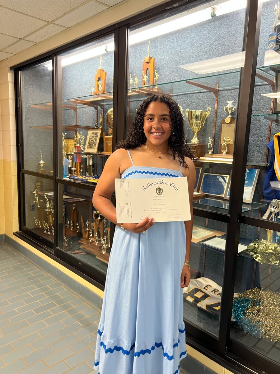 BrooklynnF_2029's tweet photo. Not only working hard on the field, but in the classroom. Got inducted to the Beta Club and received an invite from @themaineventsb ! #MakeEverydayCount
@UnityBJones2728 
#GoUnity💜🧡 https://t.co/Qx2xeuvOBa