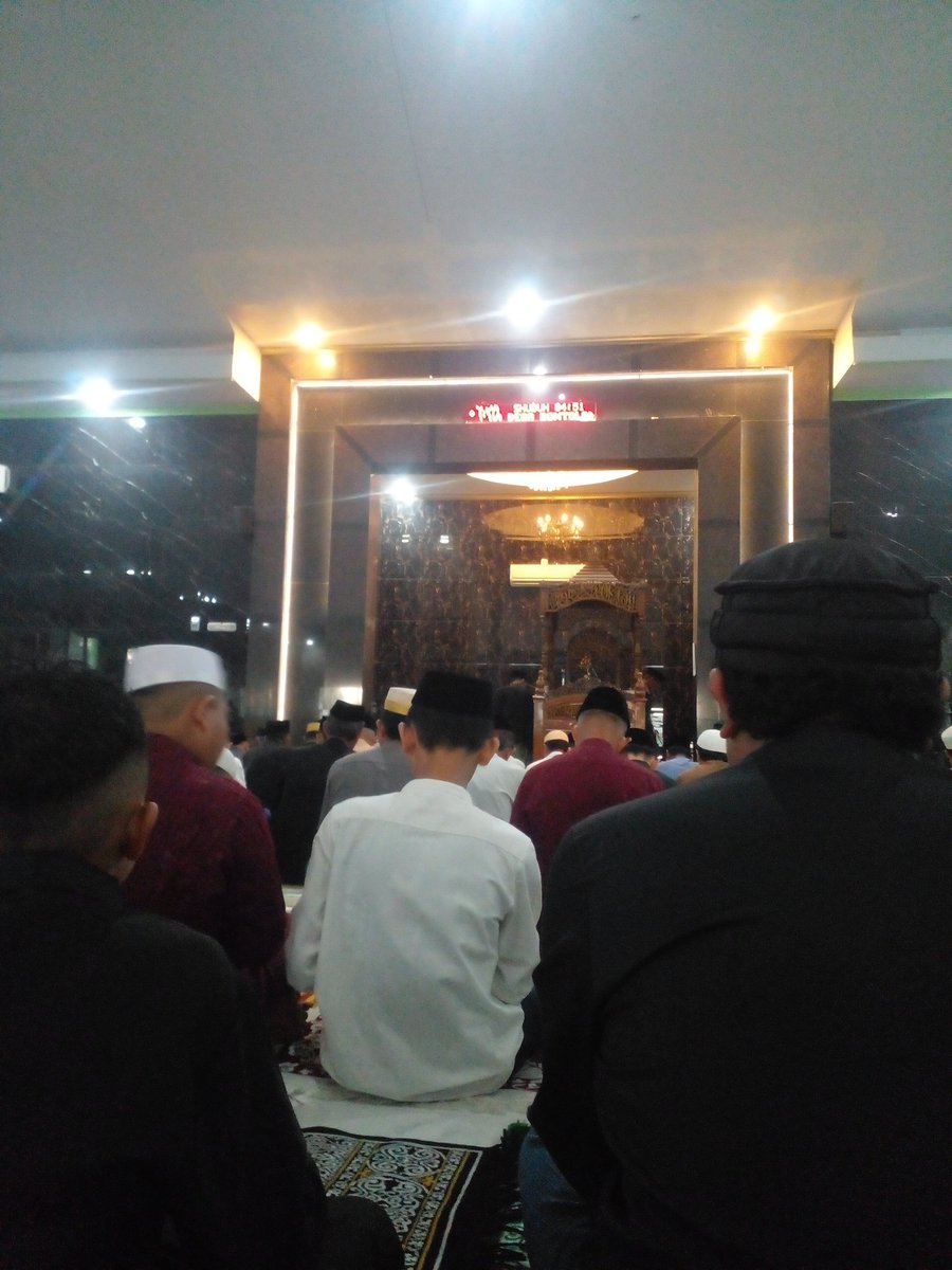 Tholajhon2's tweet photo. Idul fitri https://t.co/EKCVCwRoYp