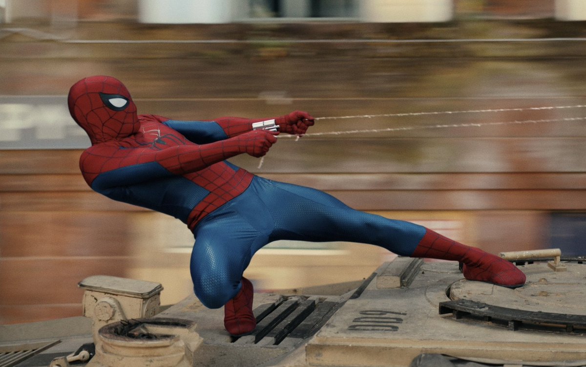 SpiderCam27_'s tweet photo. I’m madly in love with this suit. https://t.co/0W7bqz7r81