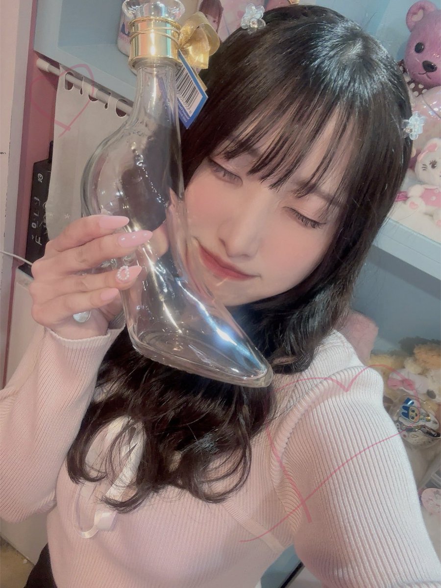 昨日もありがとうございました-！♡
いっぱい会いにきてくれて嬉しい気持ちすぎて余韻だし楽しかった🙂‍↕️🫶🏻
初めてシンデレラ様を頂き超可愛いだったし美味しいし素敵お姫様気分になちゃった王子様ありがとうだね🥹✨
チェキも取って、ショットもたくさん飲んでほろ酔い大感謝！
また来週いる！！