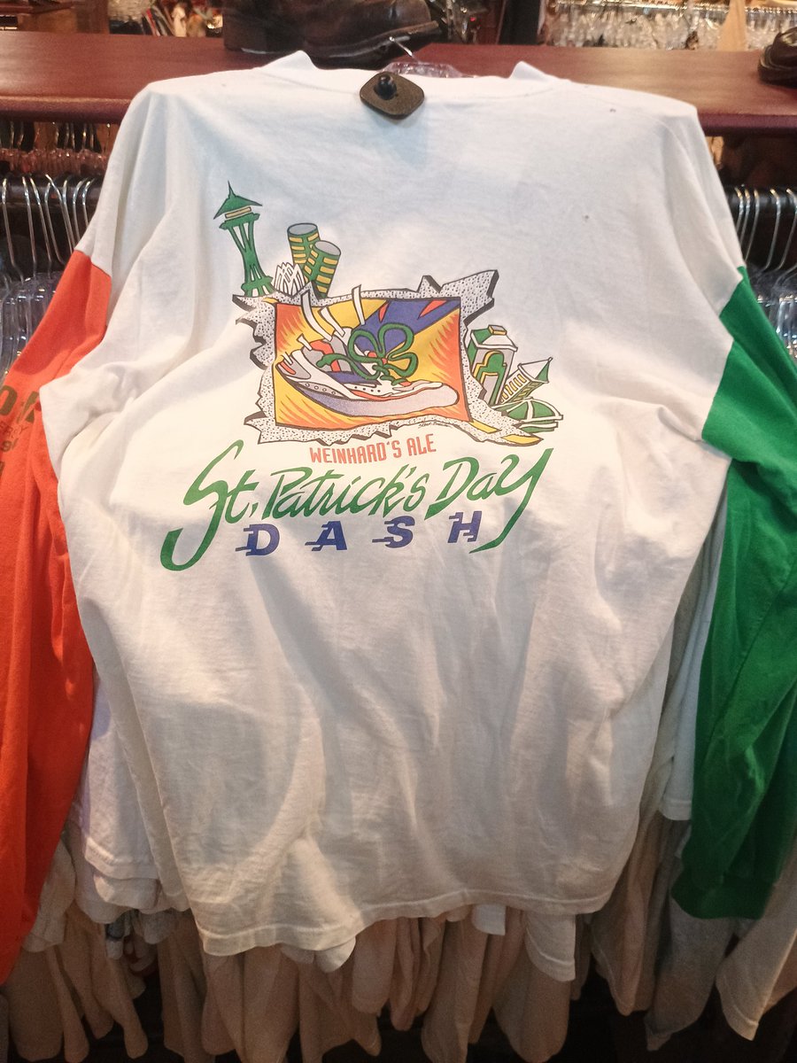 schoolbook_depository 🔻 tweet media