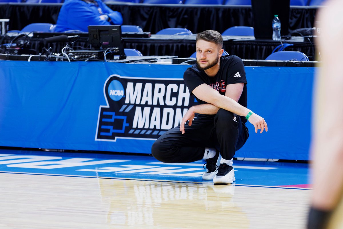 LouisvilleMBB's tweet image. Another day in paradise 

#GoCards