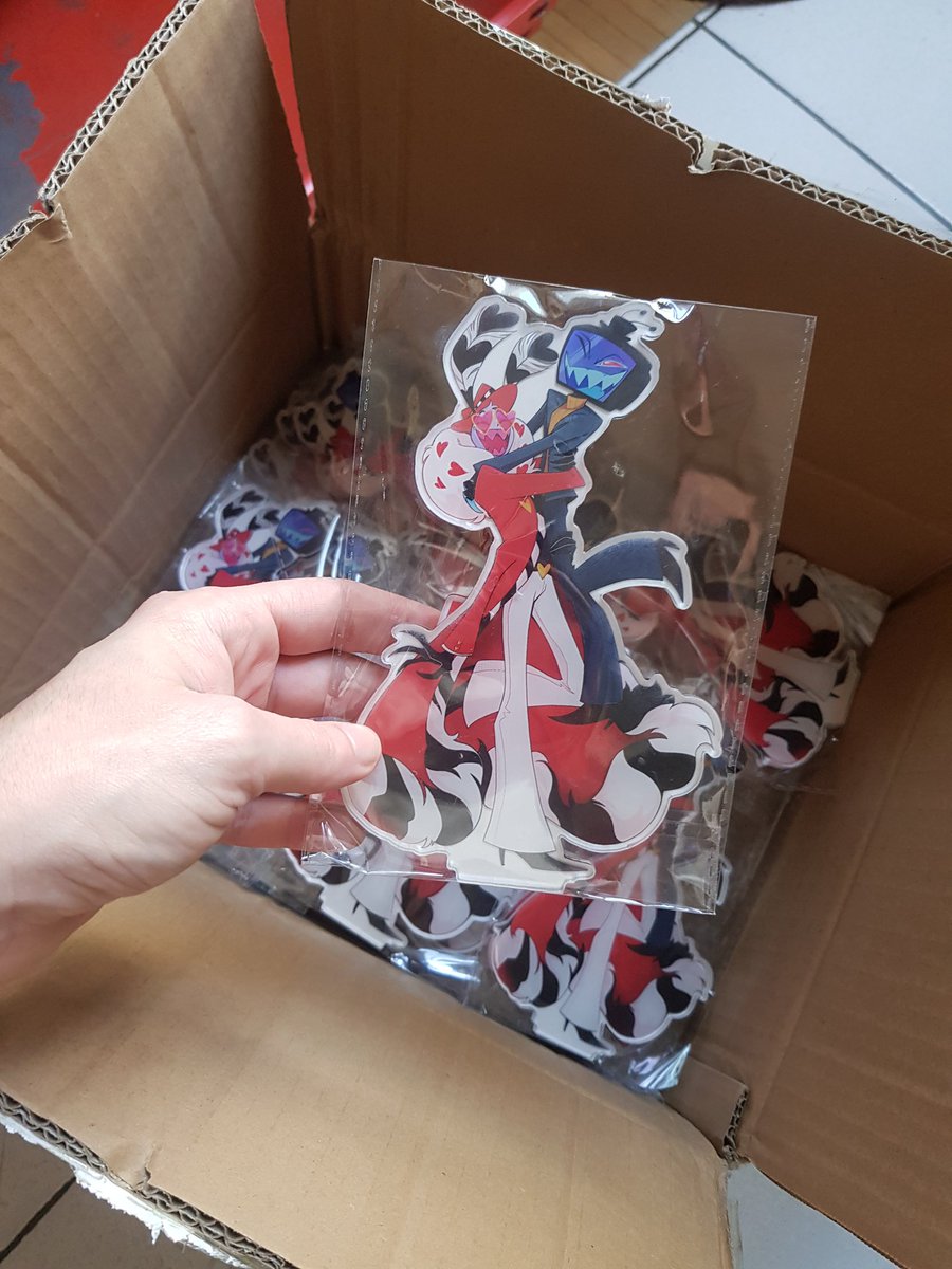 Sinstravagance tweet media