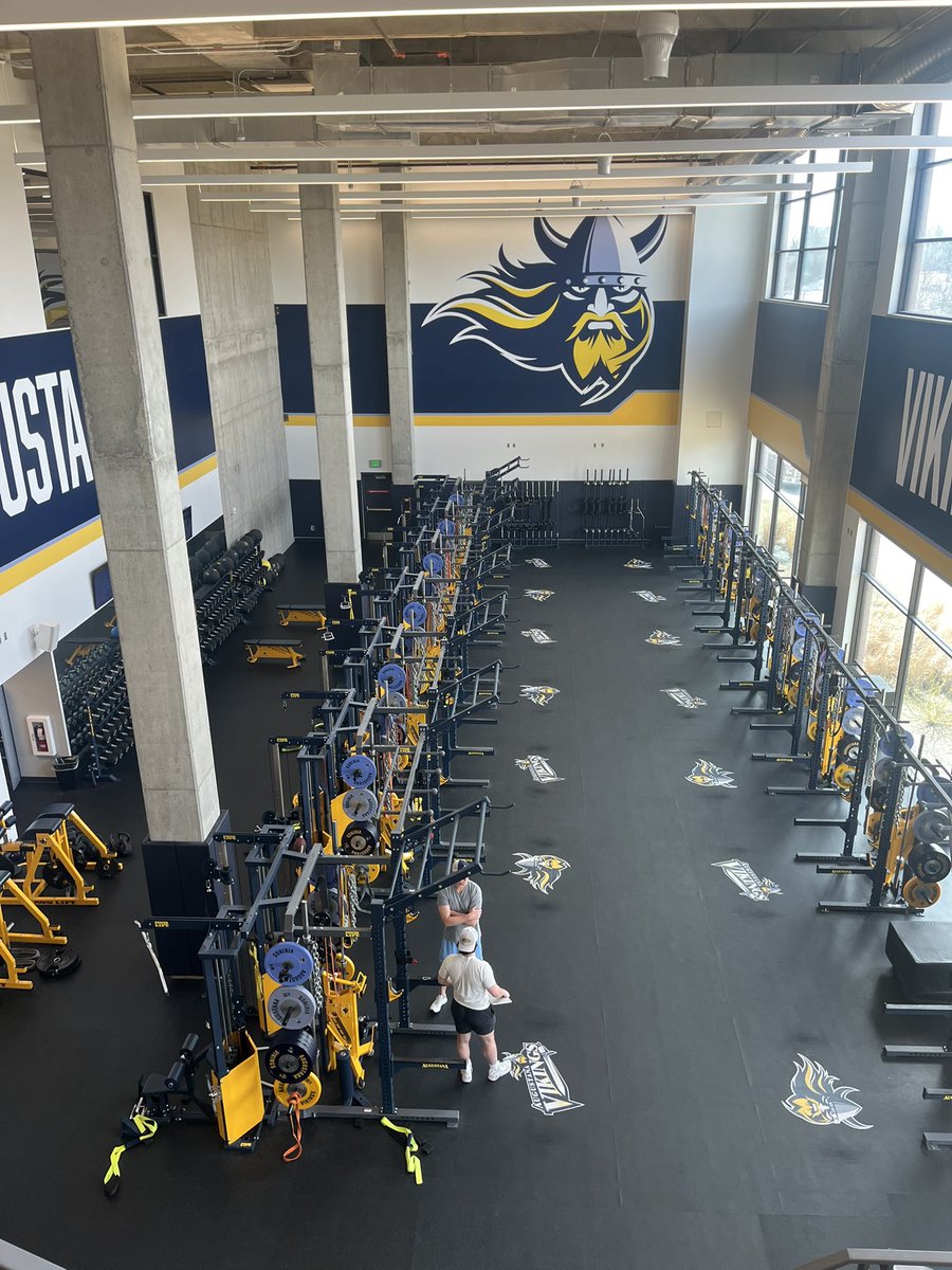 Logan Leonhardt tweet media