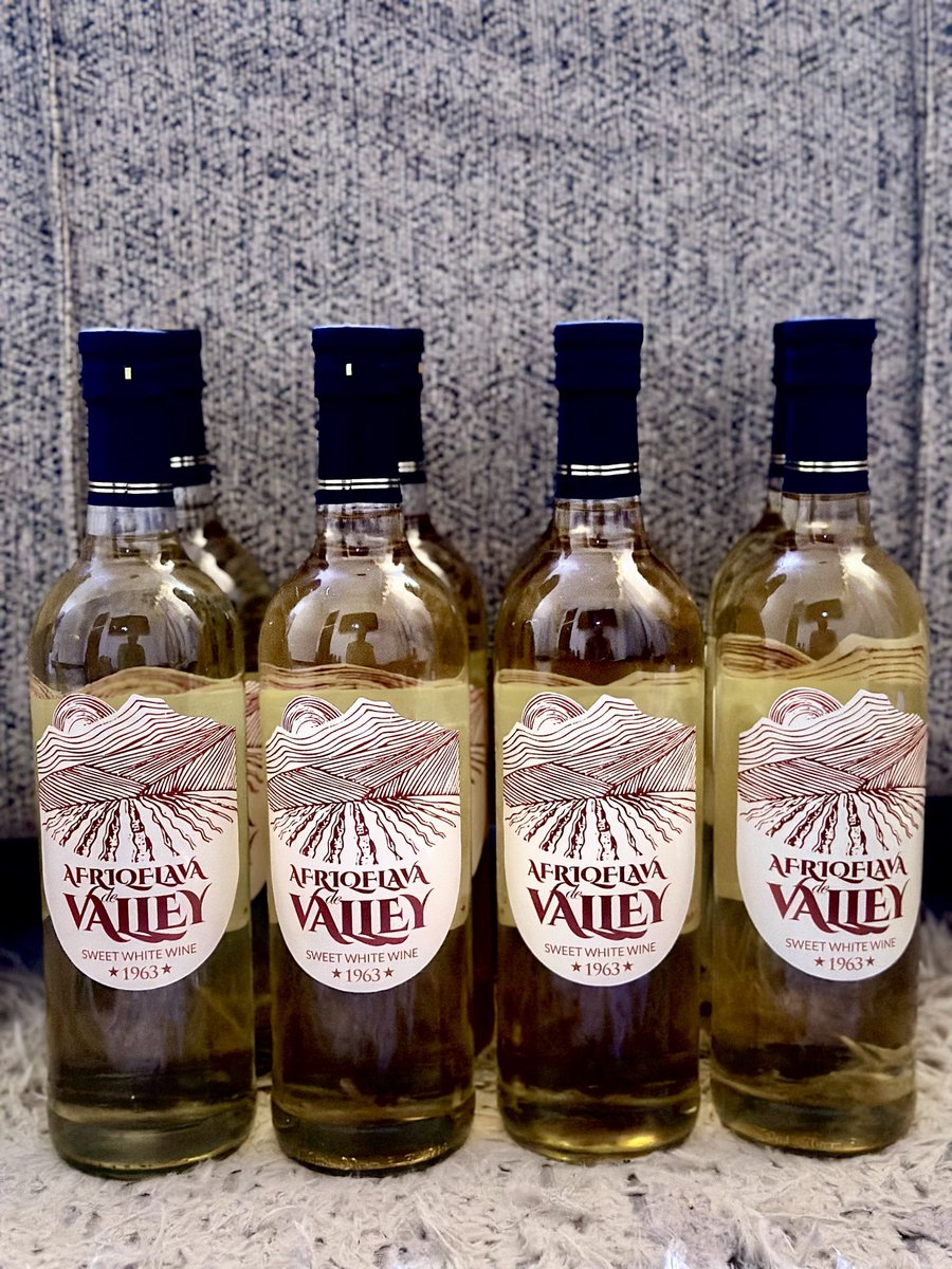 afriqflava's tweet photo. We use organic grapes.
Because the less we add, the more you taste. #afriqflavadevalley #winelovers https://t.co/p4KVQzsGnO