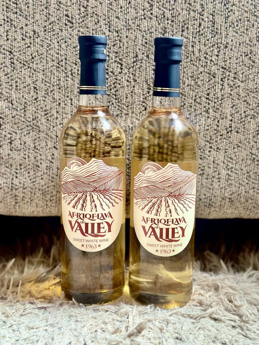 afriqflava's tweet photo. We use organic grapes.
Because the less we add, the more you taste. #afriqflavadevalley #winelovers https://t.co/p4KVQzsGnO