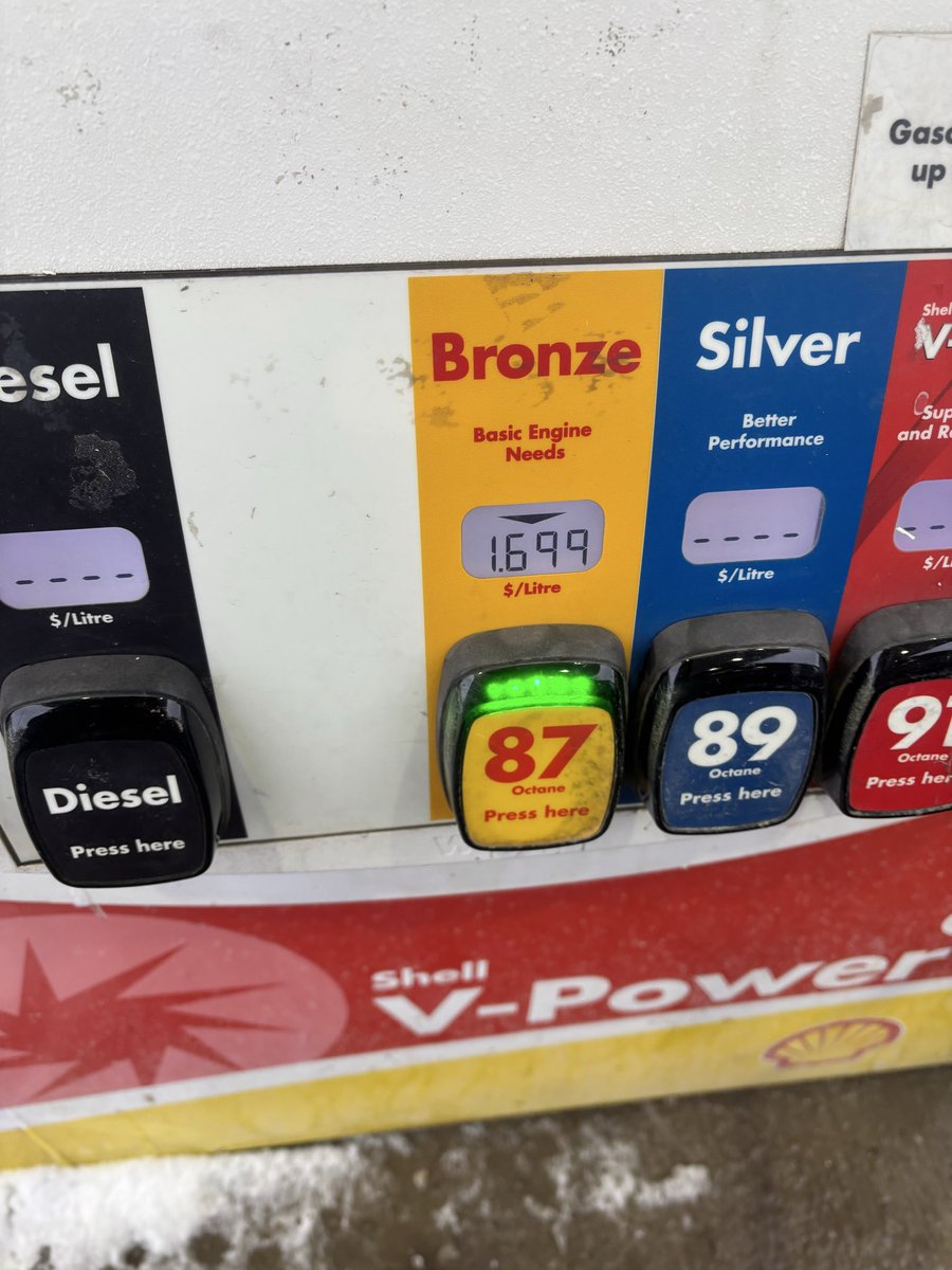 Kyle Blohm tweet media