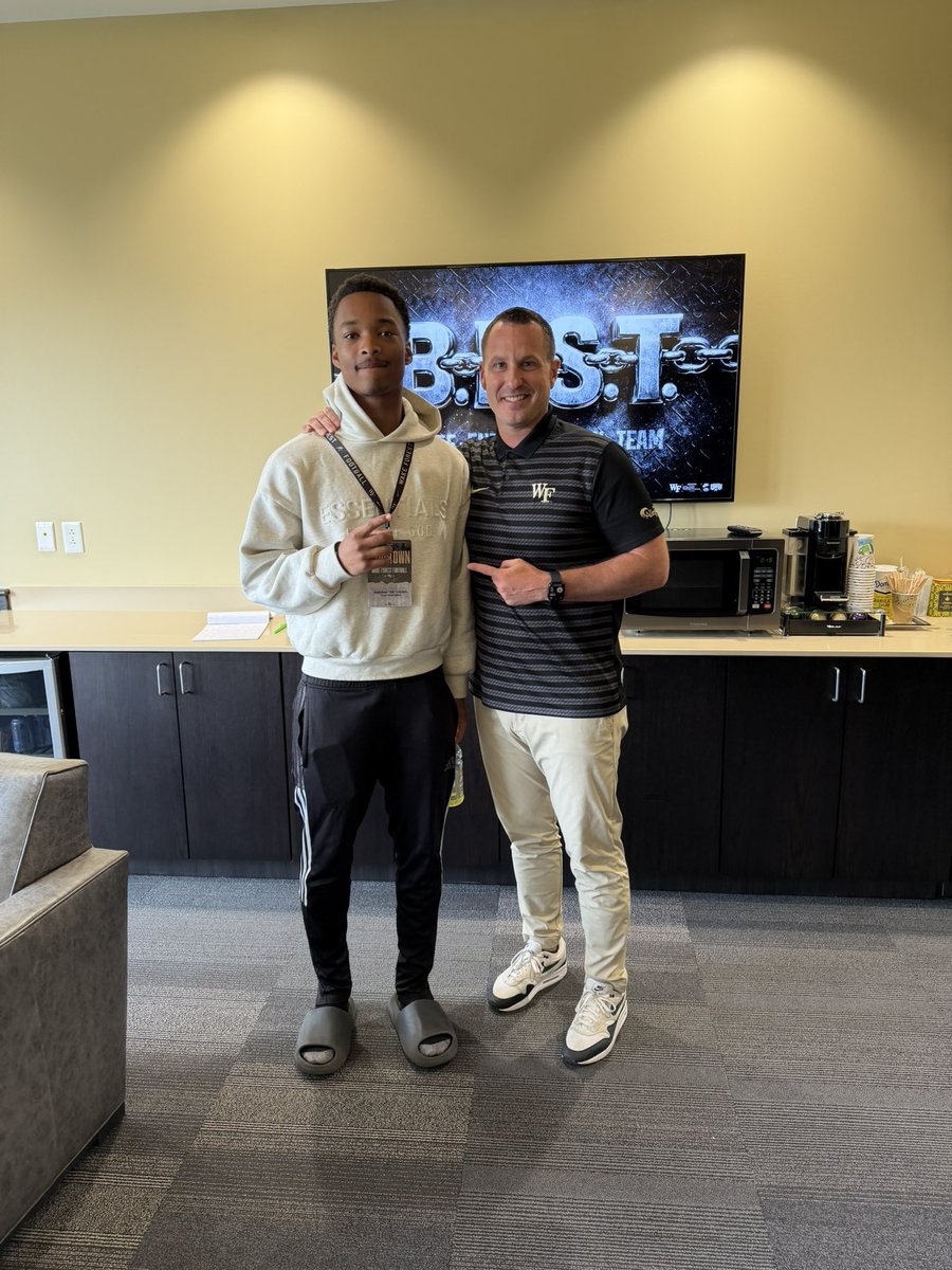 Ak_Crumel's tweet photo. Had a great time at @WakeFB today with all the coaches and players for their 1st spring practice 
@CoachDickert @CoachBanks13 @Co_Jackson21 @tbarragan5 https://t.co/S6j1iRDibV