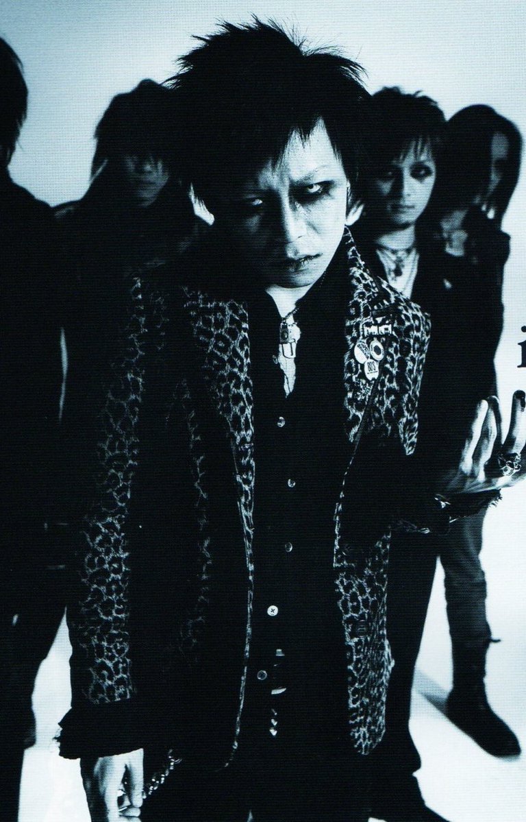 kyo posting tweet media