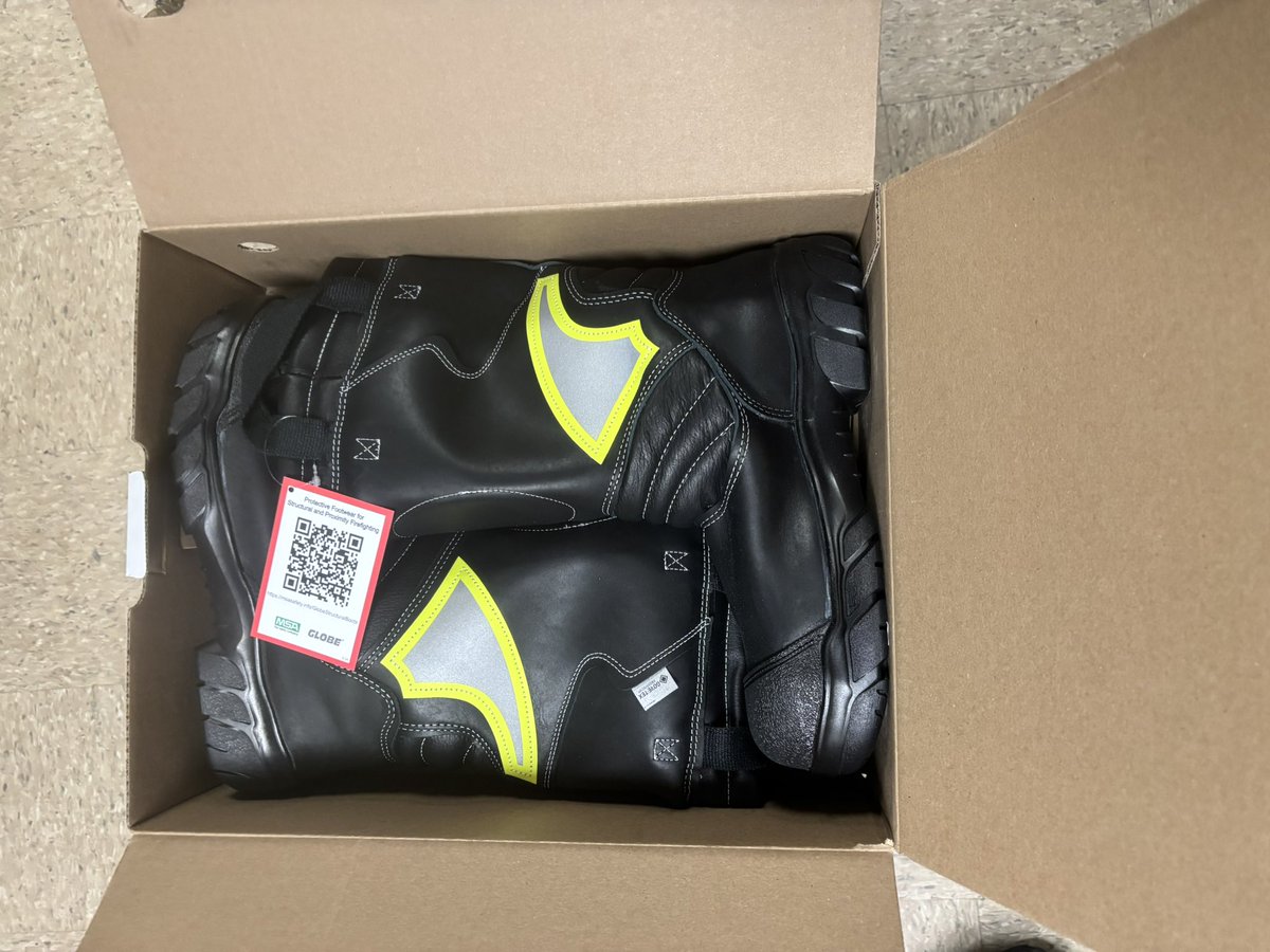 Harper the yeen dog 🐟🎣🚒🚑 tweet media