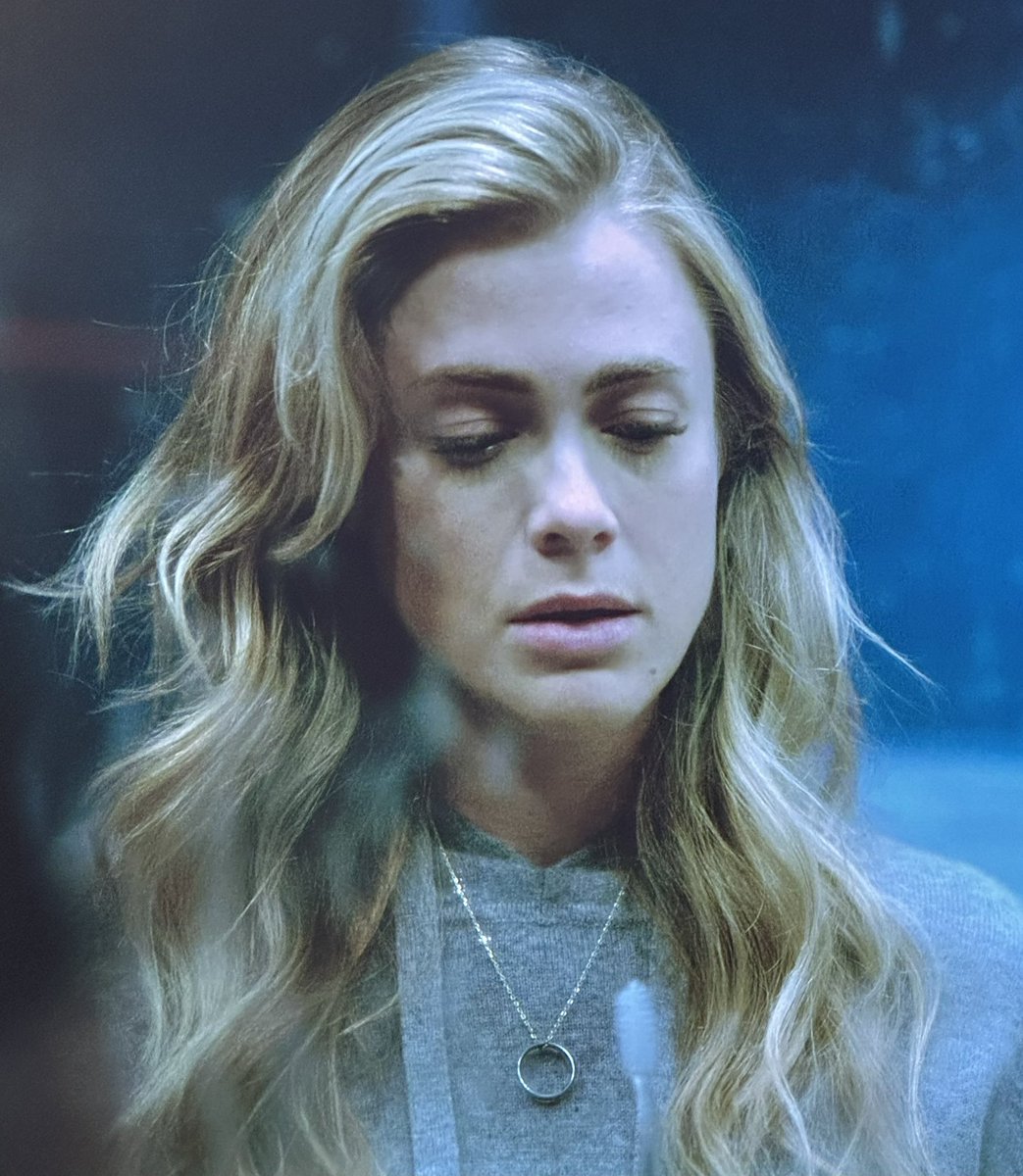 𝖤𝕝𝕝𝕚 🦇 tweet media