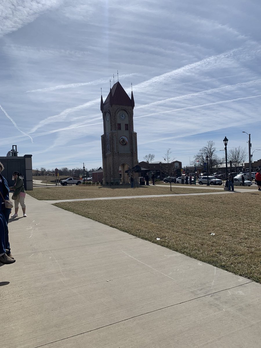 Melissa 🐝 tweet media