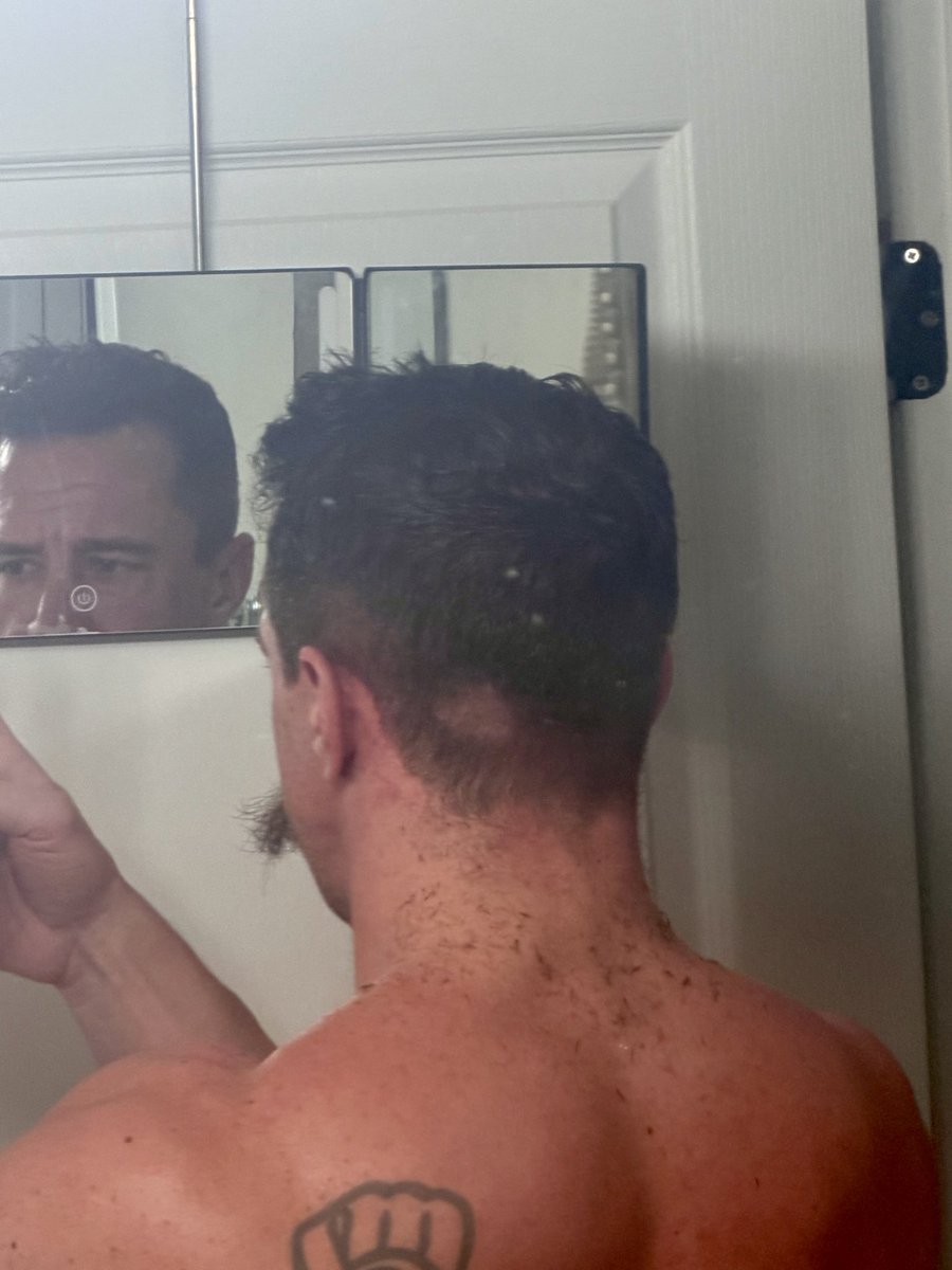 Darin James tweet media