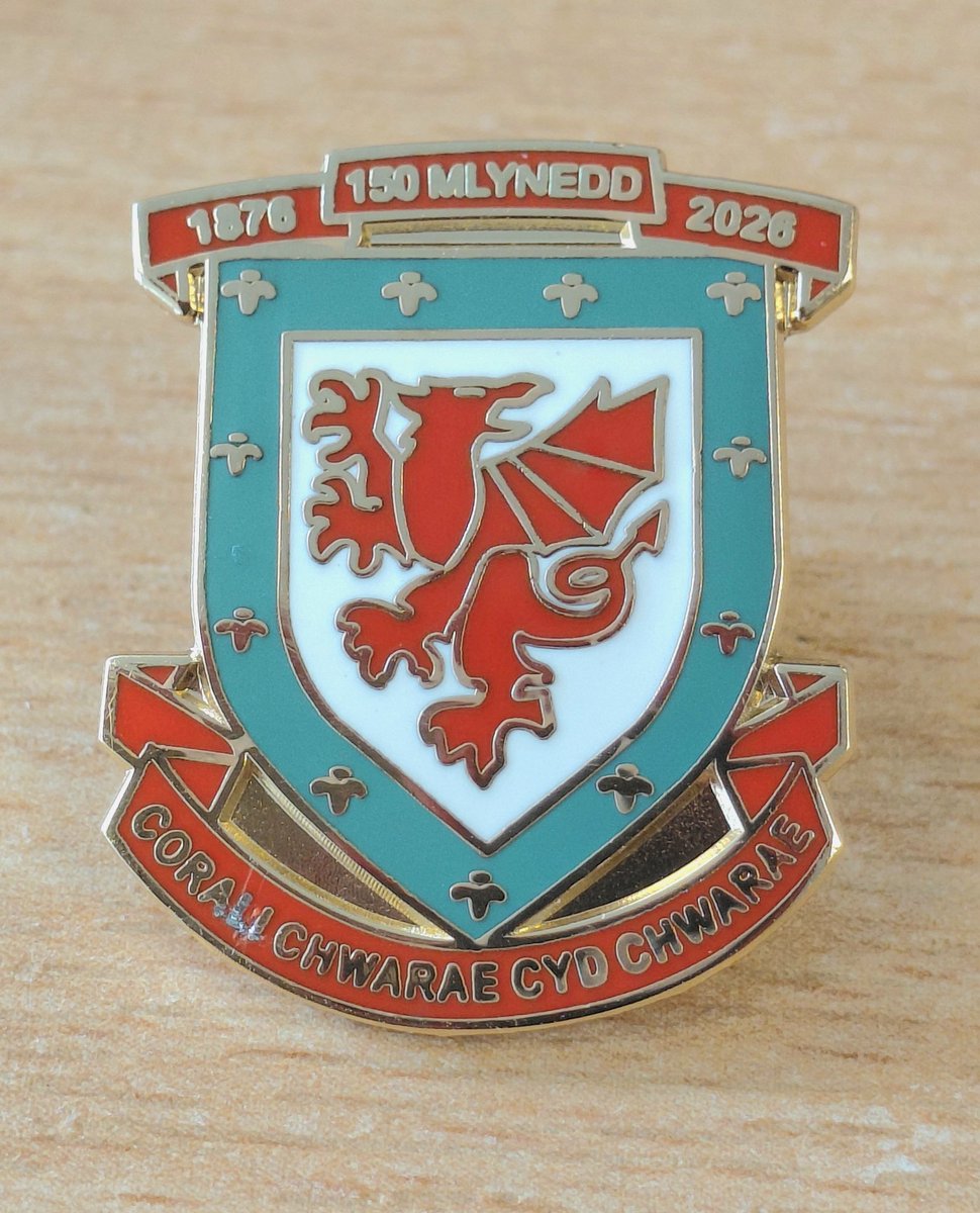 oldwelshpins's tweet photo. Continuing to celebrate 150 years of Welsh football and back to basics with a proper pin.

#oldwelshpin https://t.co/vLUO7IHCmN