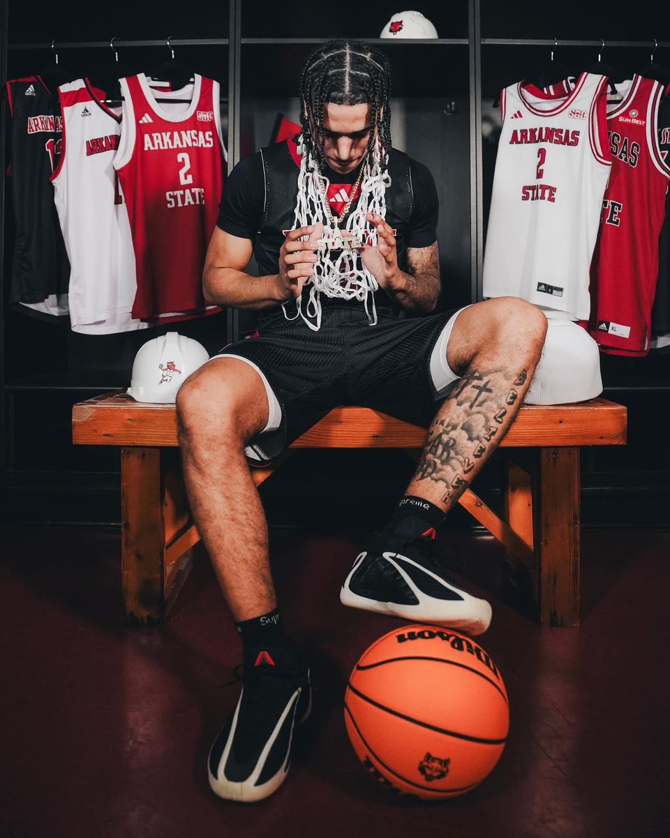 CoachDon5's tweet photo. We stayed the course through it all and look God💪🏾.  We locked in at Arkansas State🔴 https://t.co/vpvwnF6ldp