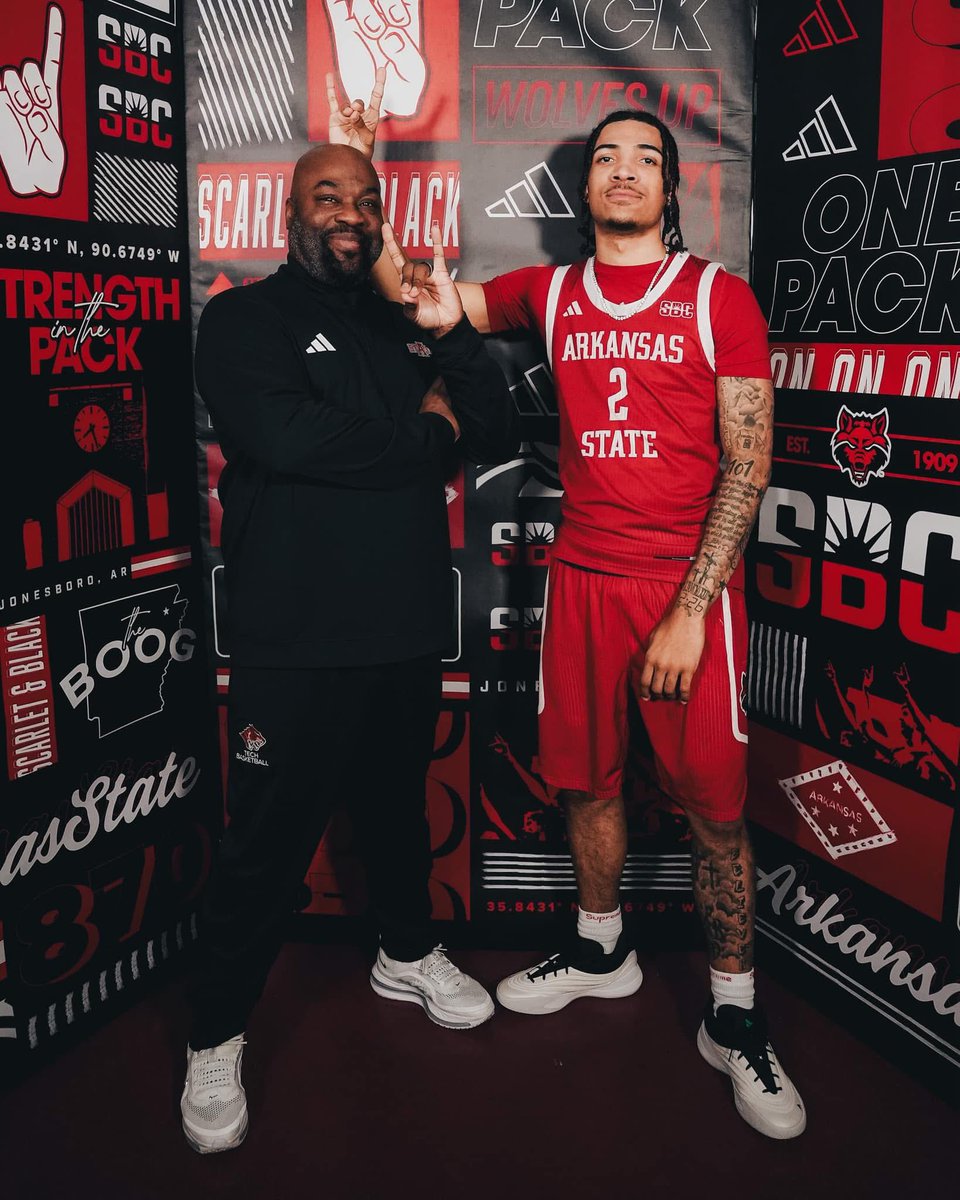 CoachDon5's tweet photo. We stayed the course through it all and look God💪🏾.  We locked in at Arkansas State🔴 https://t.co/vpvwnF6ldp