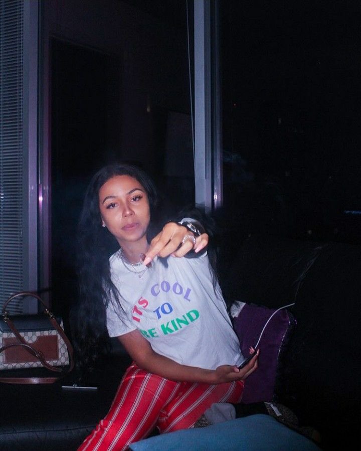 𝓐 𓆩ᥫ᭡𓆪 tweet media