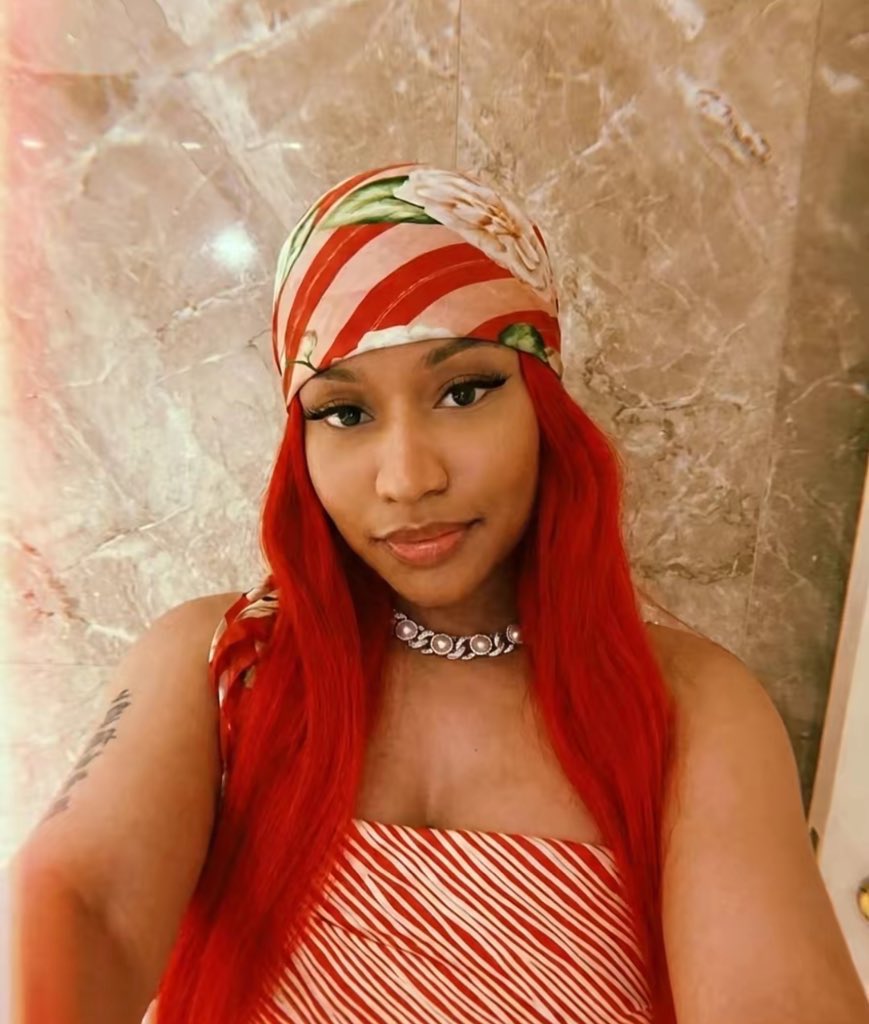 𝘽𝘼𝙍𝘽 𝙒𝙍𝙄𝙏𝙀𝙍 🖊️ tweet media