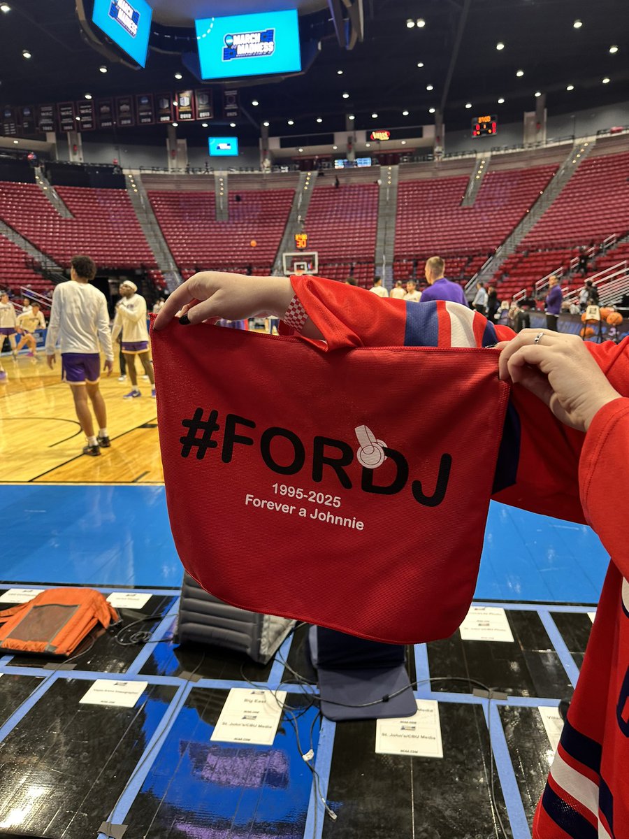 BillyTheRSG's tweet photo. Just received this text:
“Since you can’t be here”
Thank you, Courtney, for sharing this with me.
Do it, #ForDJ
Let’s Go Johnnies!!!
🔴⚪️🌩️
#SJUBB #RedStorm #Johnnies https://t.co/cDU5qeTrco