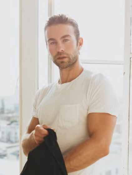 status6957's tweet photo. Chace Crawford ‘s beauty is the kind you’d expect from a Greek god #natearchibald #thedeep #gossipgirl #theboys https://t.co/oKEwqi2hTs