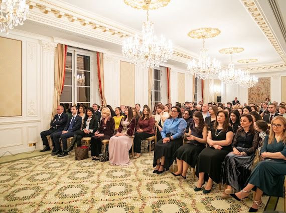 Azerbaïdjan en France tweet media