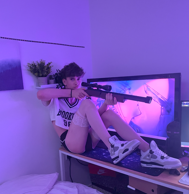 femiizanyxx tweet media