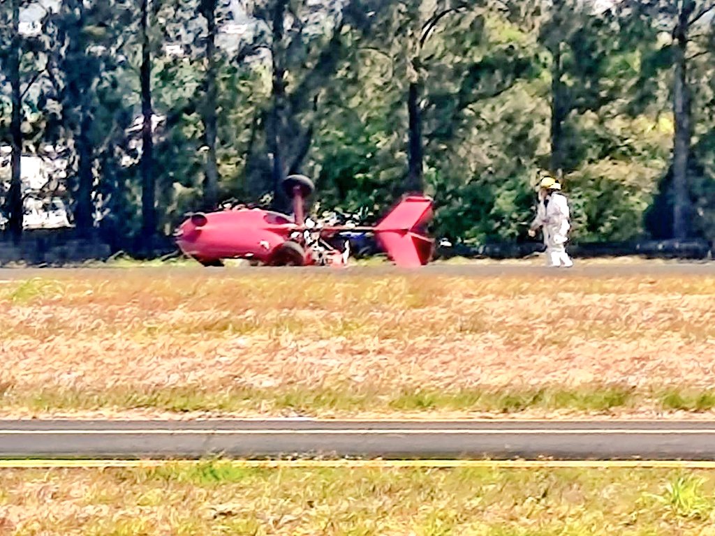 ivancp25's tweet photo. #AccidenteAéreo de una aeronave #AutoGyro (UL-TI-122), que sufrió un percance en el Aeropuerto Internacional Tobías Bolaños Palma, #CostaRica 🇨🇷. Solo piloto a bordo, herido leve. La aeronave acabó siniestrada a un lado de la cabecera de la pista 10. Bajo investigación. 20-03-26 https://t.co/XjfQ0avT2B