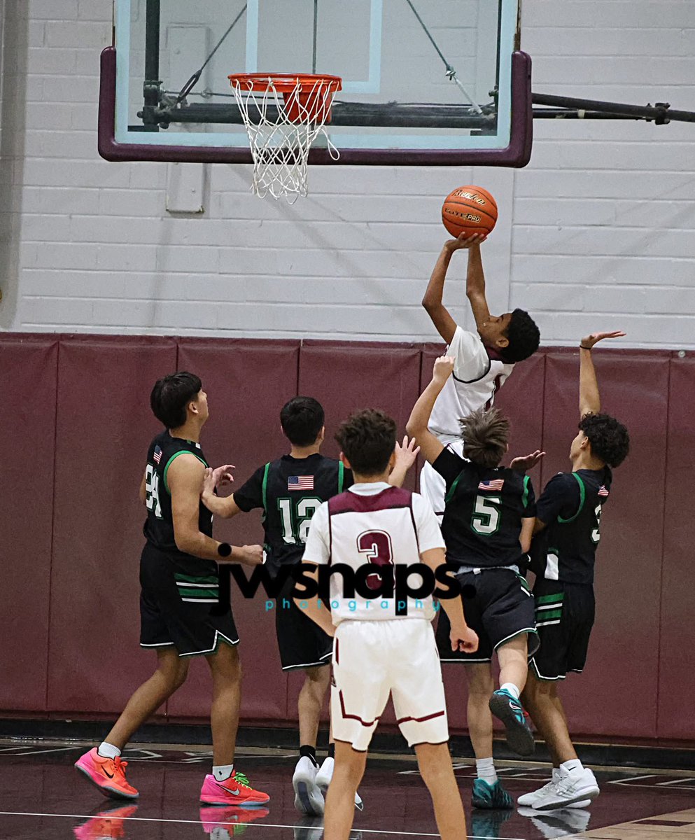 Eli_Ikemba's tweet photo. The 10th annual Ice Breaker tournament in Round Rock TX this weekend! @AbernathyHoops @CoachThomp @CoachWhiteDB1 @806hsscmedia @GradyMajors @TravisBranham_ @Cassidy_Rob @BenjaminGolan @raj_manjrekar @NextUpRecruits @TXRecruitedFilm @PrepHoops https://t.co/hkPygENalN