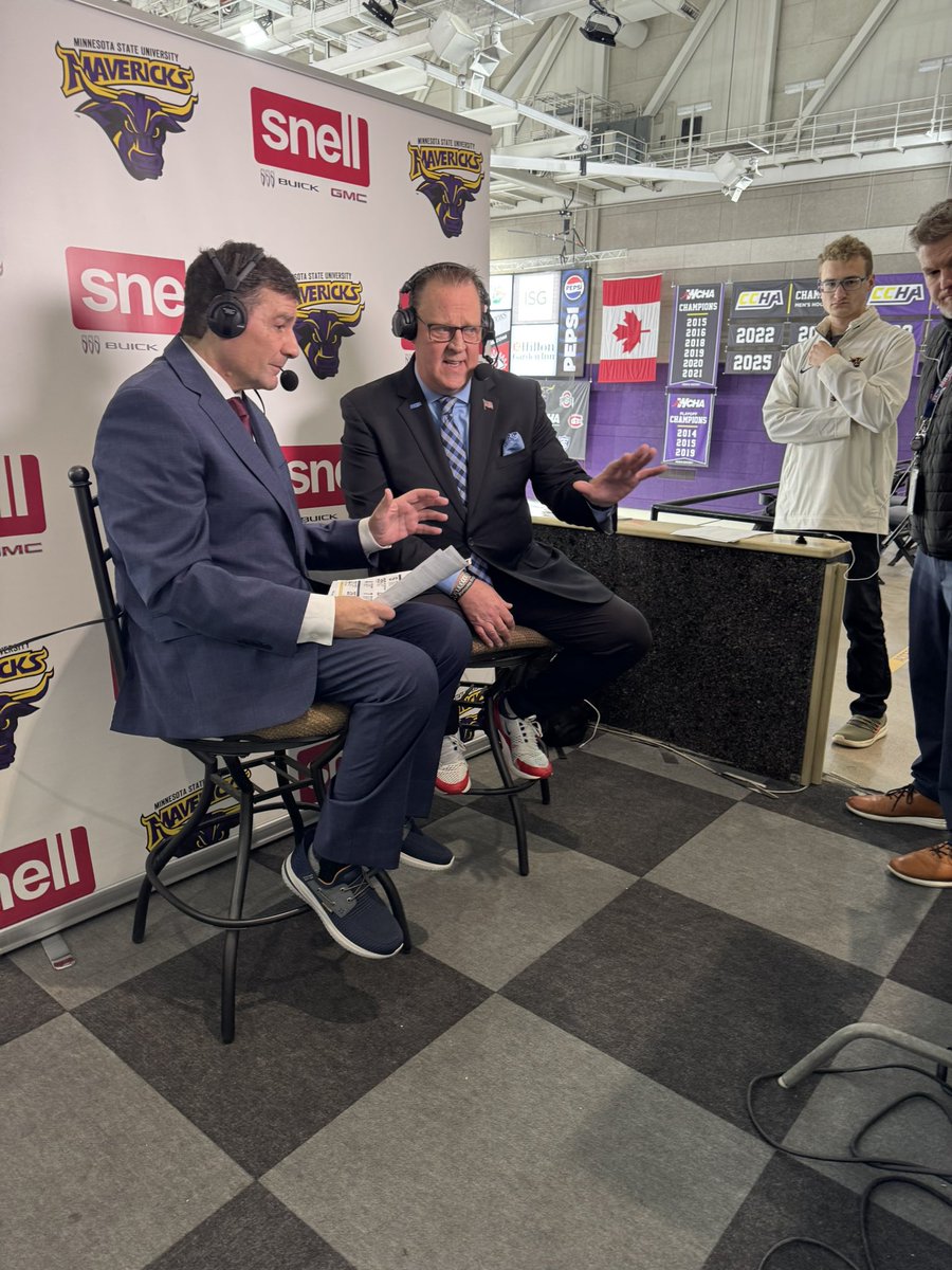 EVERYTHING COLLEGE HOCKEY tweet media