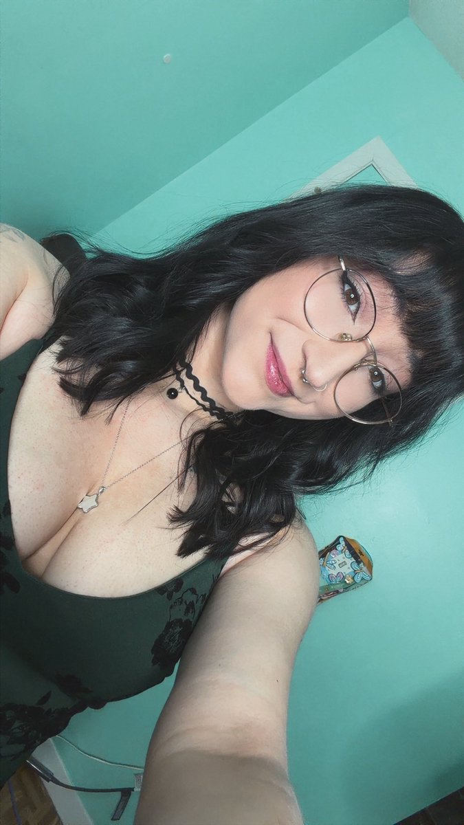 Natt is hosting a birthday party for me tonight and my only instructions were show up and look hot. How’d I do? 👀