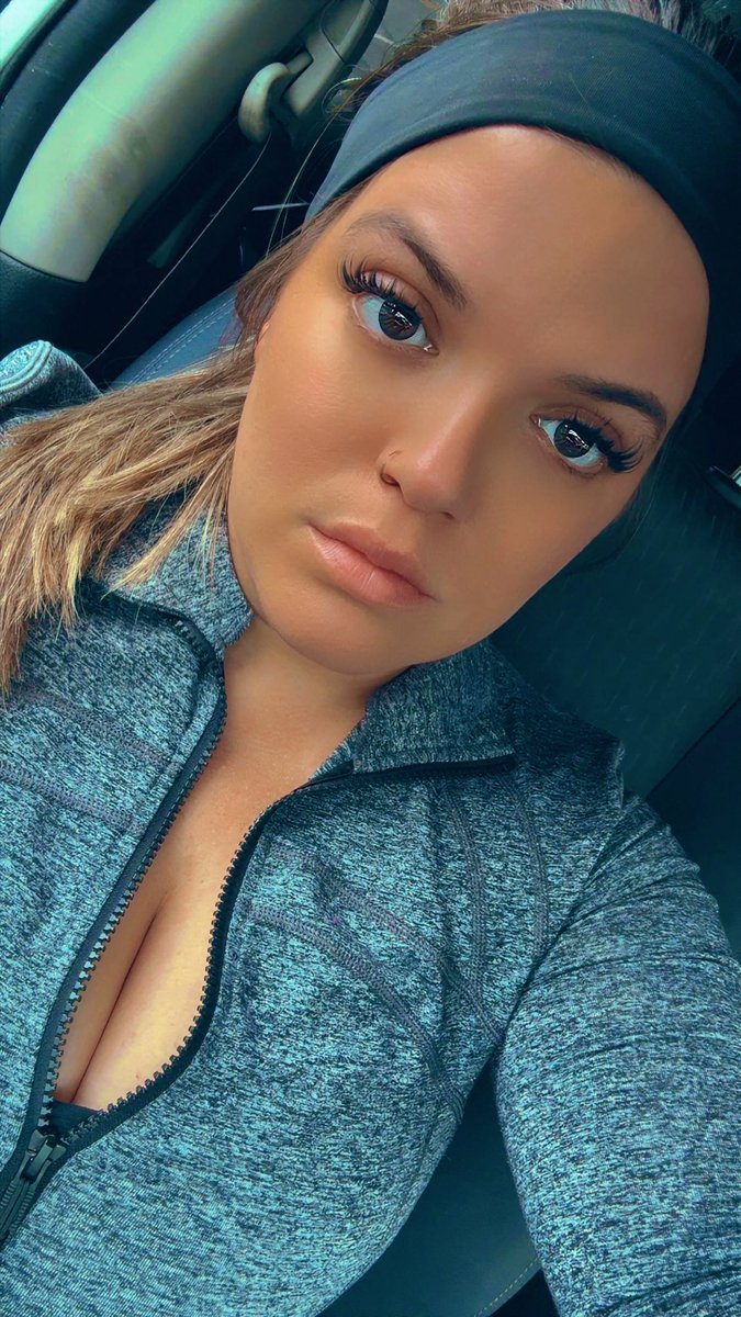 all4jordaann's tweet photo. Happy Friyay https://t.co/VOjhsaFC3k