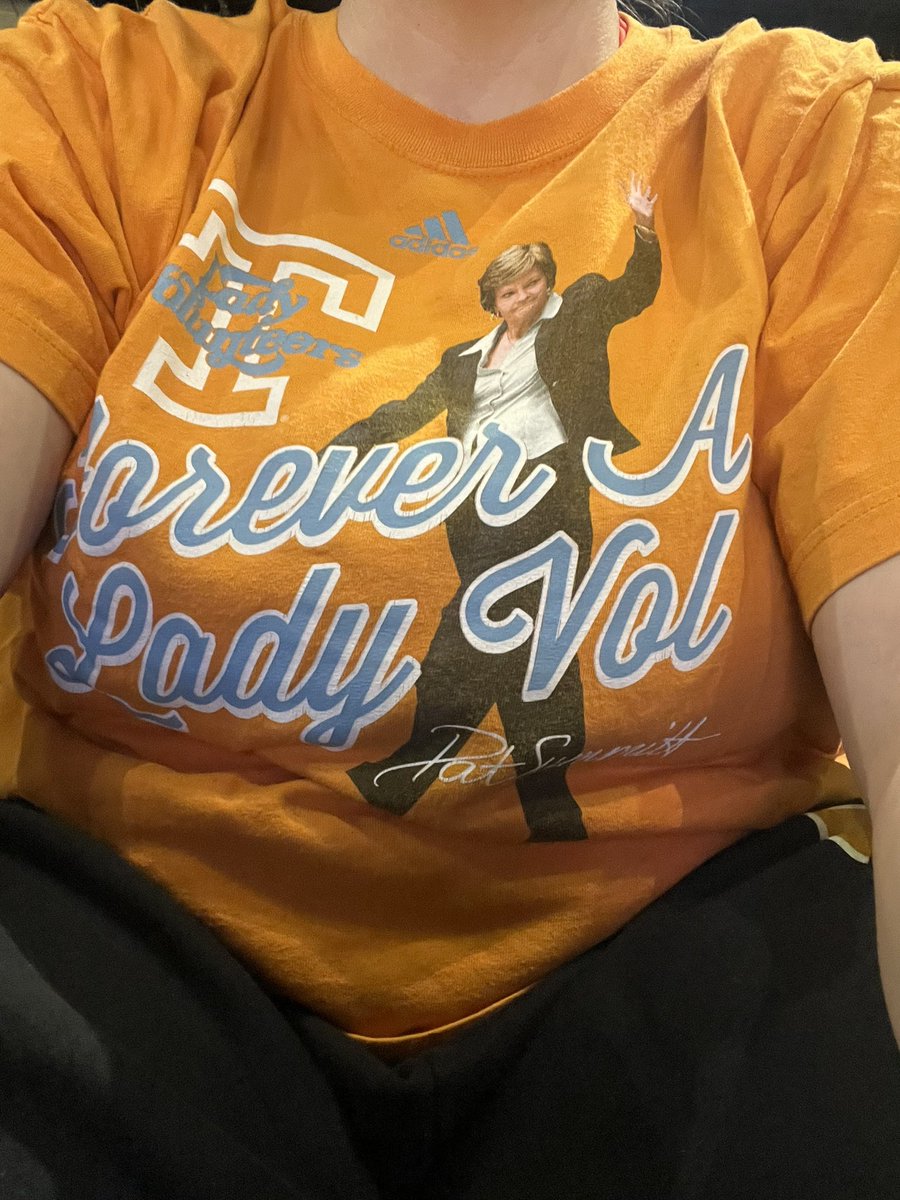 jale832001's tweet photo. @debbieantonelli @LadyVol_Hoops @KayYowFund Here at the game representing Pat Summitt just like you @debbieantonelli https://t.co/aJJeridk64
