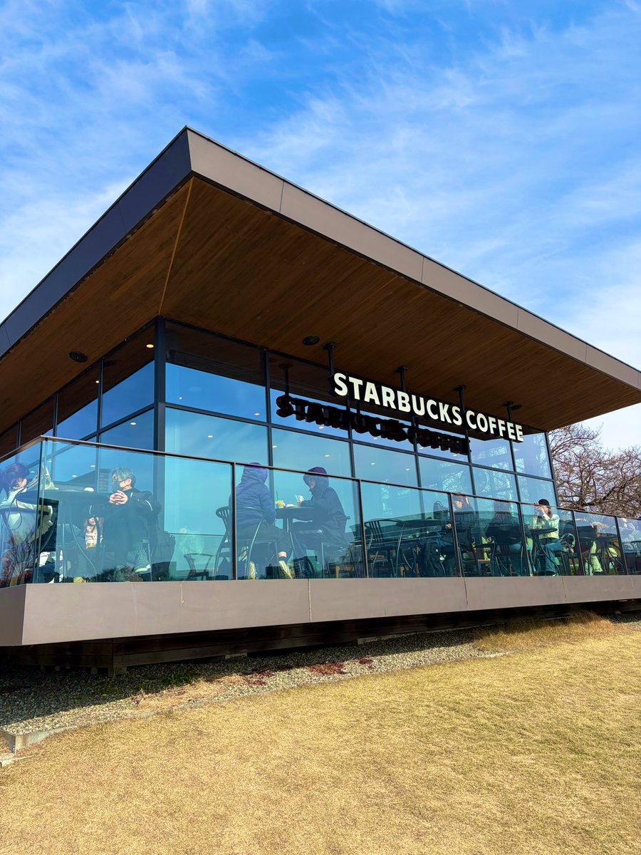 ryu430bobwater's tweet photo. Famous Starbucks coffee place. https://t.co/1HeMHaQw6P
