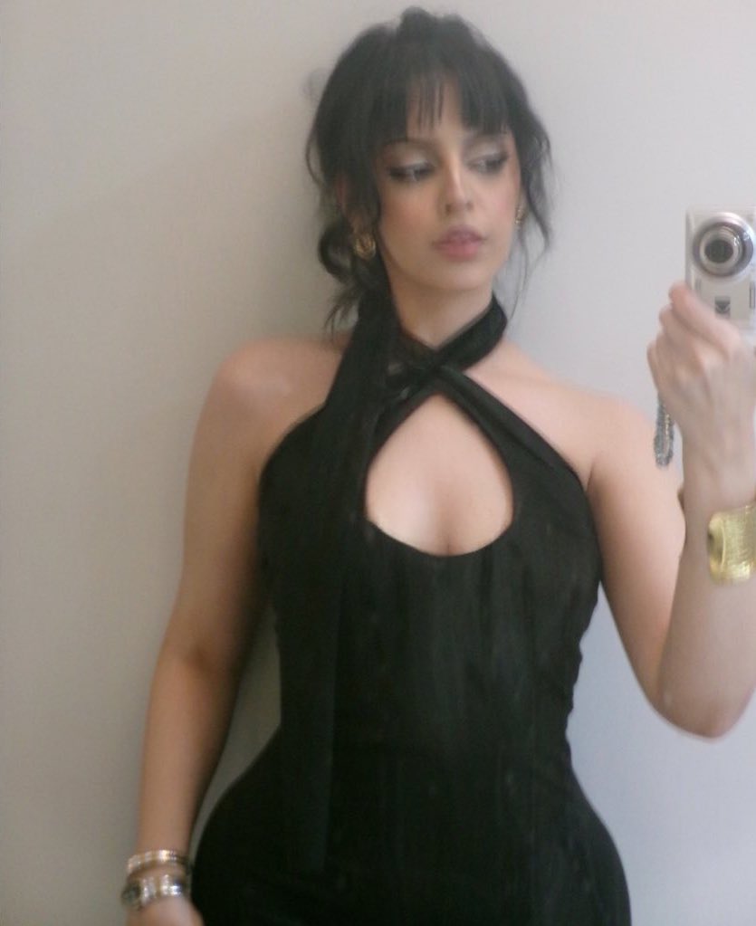 Christina hendricks daughter tweet media