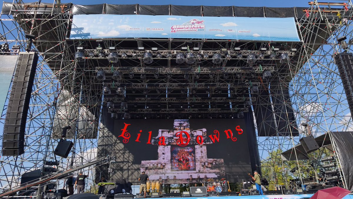 Ya los Una Sangre listos para disfrutar de este gran concierto
En el festival Atmósfera en Tecamac 
#unasangre 
#Liladowns