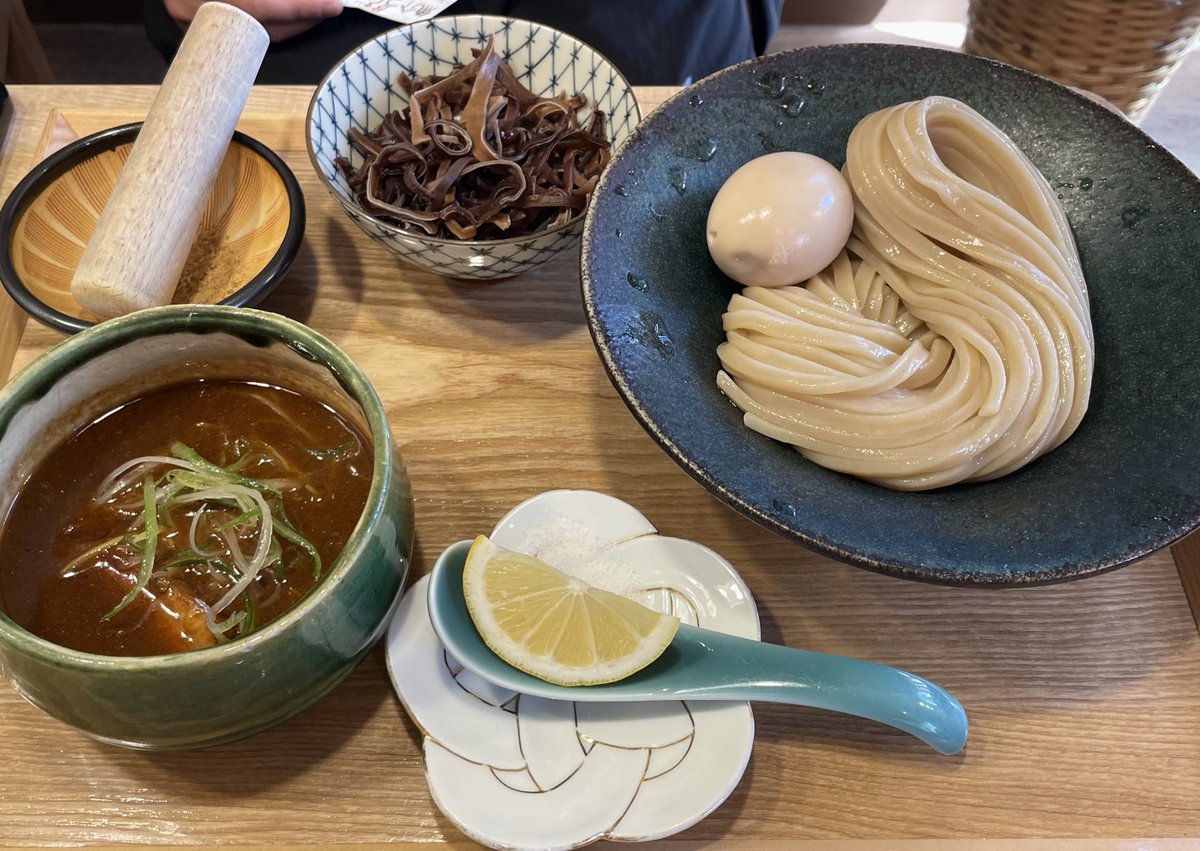 tsugaruhan's tweet photo. この三連休。
最後の追い込み⁉︎
29日(日)まで開催中！
毎日応募台紙届いていますよ〜！
#第19回津軽判ラーメンラリー 
#つけ蕎麦津桜 #濃厚魚介豚骨つけ蕎麦　#1100円  #キクラゲ #中華そば塩 #950円　#濃厚中華そば #900円 #弘前市 #つけ蕎麦 #津軽判ラーメンラリー #ラーメンラリー #エフエム青森 https://t.co/SFH47O8FFp