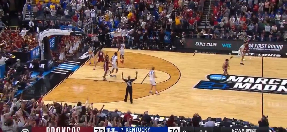 jsh2001's tweet image. Aberdeen has the ball, Sendek is just starting his motion to call timeout. He absolutely waited to react, he needed to be running toward the official the instant that ball hit the net in this type of situation.