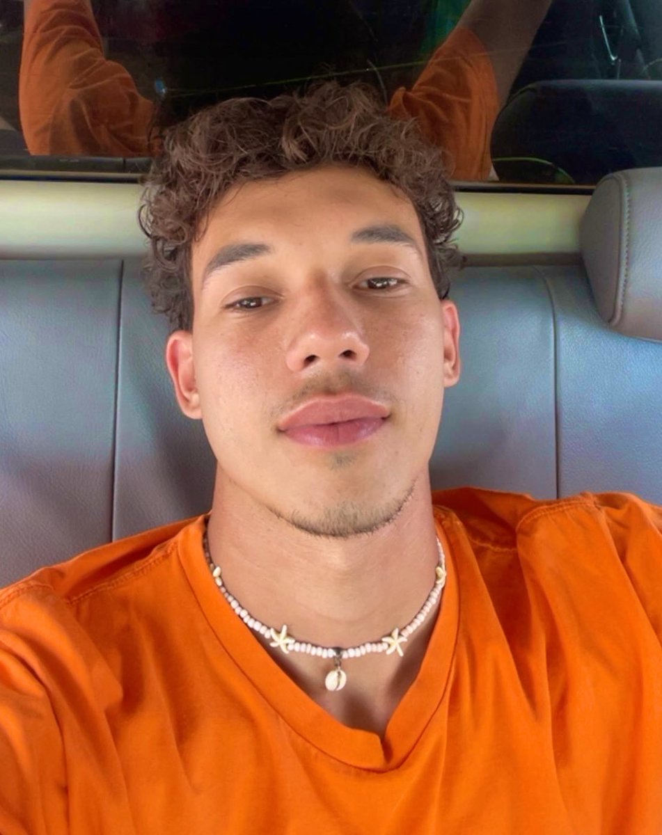 𝖏𝖔𝖓 LIFE OF A SHOWBOY tweet media