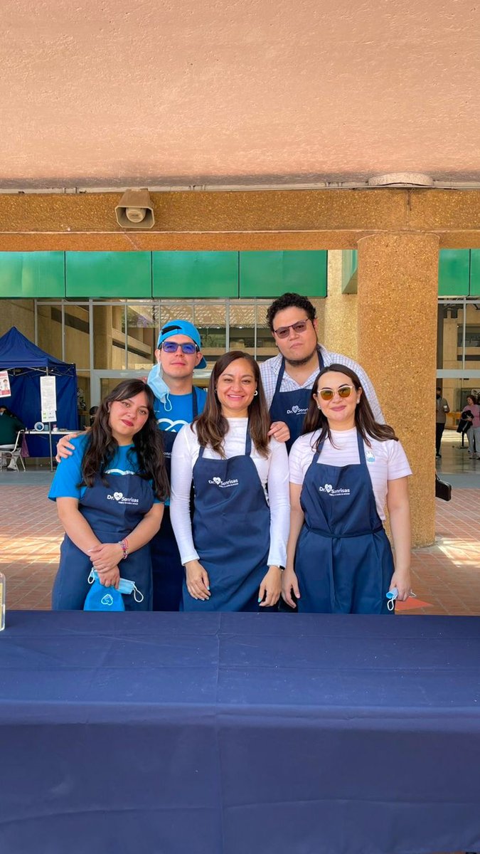 DrSonrisasAC's tweet photo. #DrSonrisasSOS Esta mañana, el voluntariado de @DLLgroup hizo equipo con nosotros para llevar desayunos al Hospital Siglo XXI. 

Al entregar los desayunos cada familia nos daba las gracias con una gran sonrisa, dejando un recuerdo increíble.

Gracias DLL por ser parte de este día https://t.co/lhz6KpGr9d