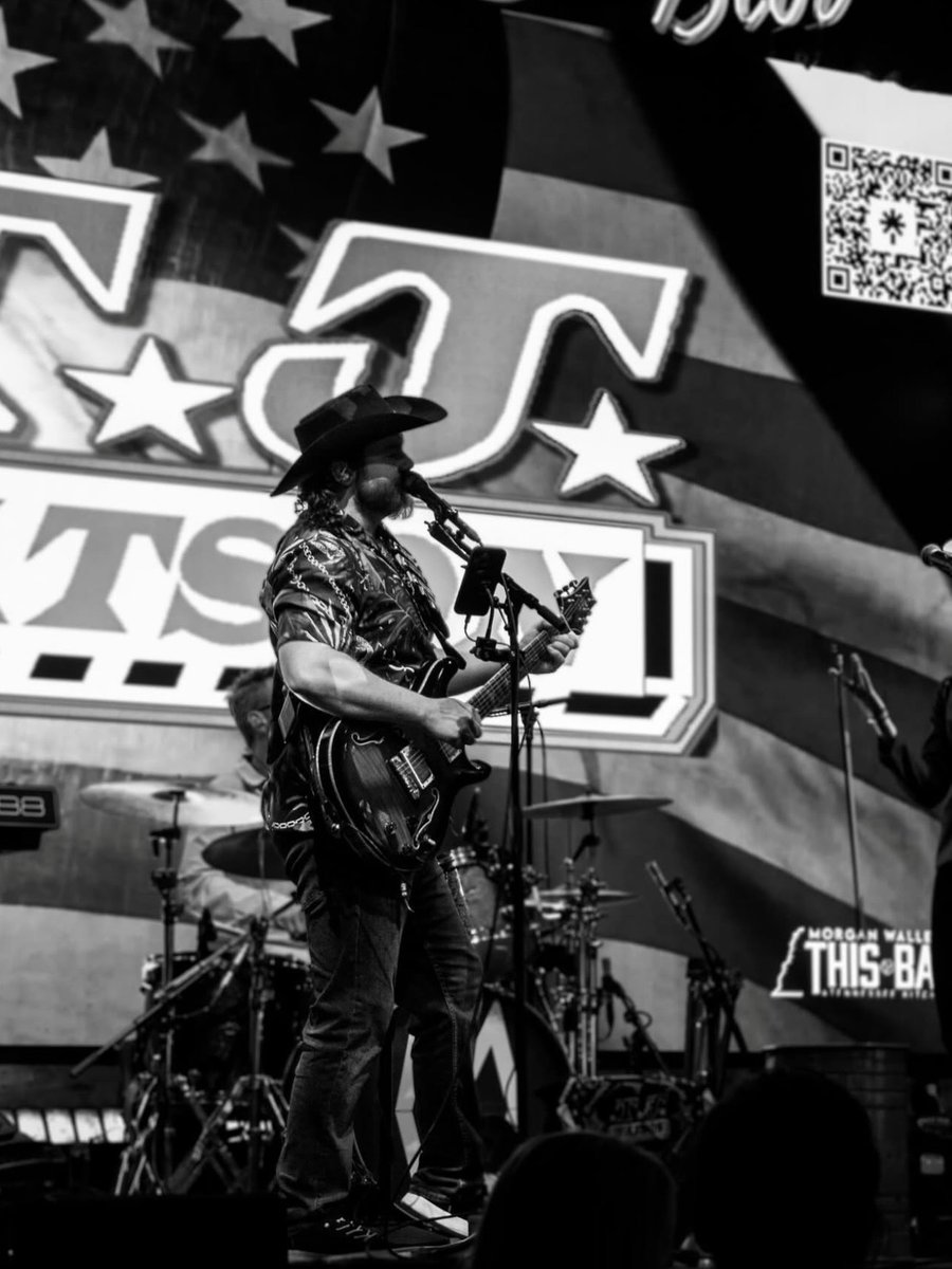 This Bar tweet media