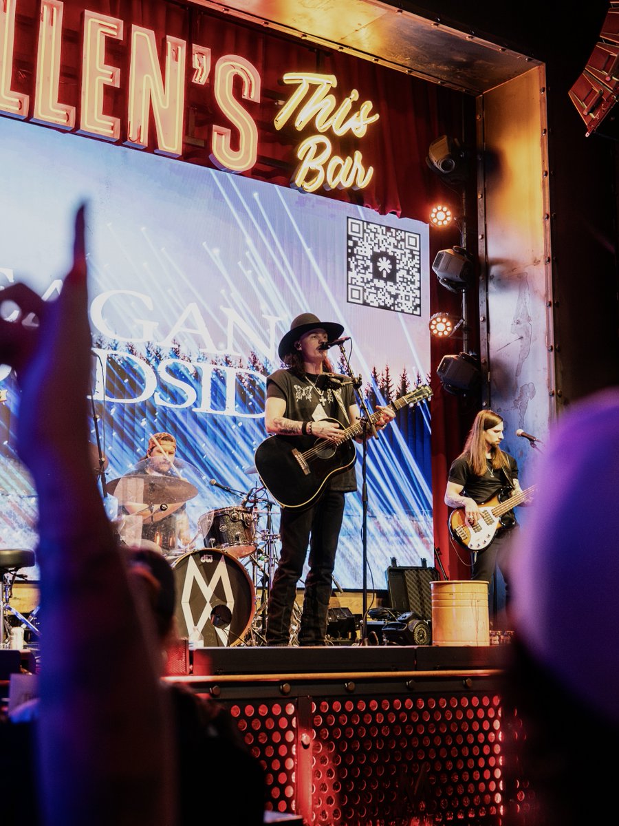 This Bar tweet media