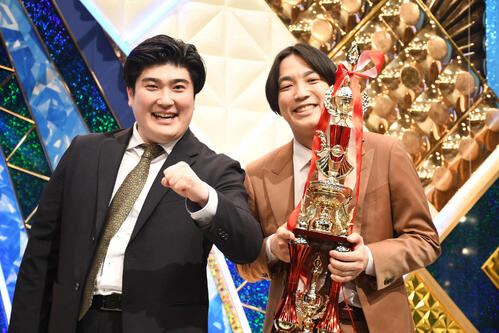 【🏆】上方漫才コンテスト優勝は“例えば炎”！ 次はM-1グランプリ決勝へ
news.livedoor.com/article/detail…

タキノルイは2年連続準決勝進出のM-1について「決勝、もちろん優勝を目指していますけど、そこに行けたら熱い」と明かす。また、なにわ男子・藤原丈一郎と高校が同じだとし、共演という目標を語った。