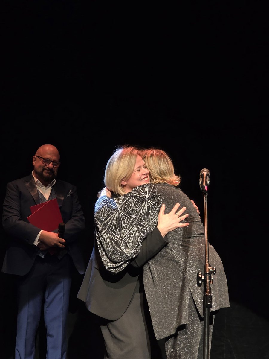 Bożena Żelazowska tweet media