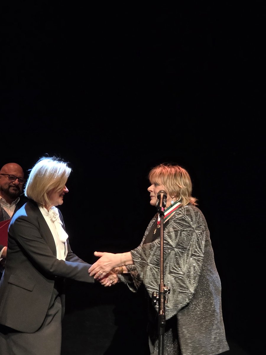 Bożena Żelazowska tweet media