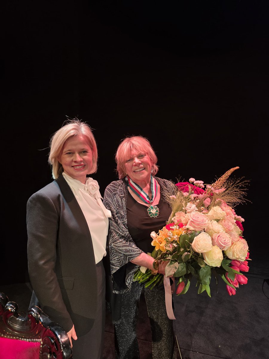 Bożena Żelazowska tweet media