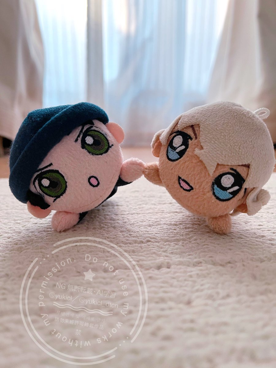 😀はぅがあちこちにきてぅねぇ
🚬あむろくんのかみにもかわいいはるがきているな
😀どこ？
🚬ほら、しゃいどのかみが、くるんとなって、かわいいはなだ
😀えー！なんかはずかしい！
🚬しょんなことない、かわいいよ
😀えー…えー…あっおきぅじかん！せーの！

＼おはぬっ／

#おはぬー隊