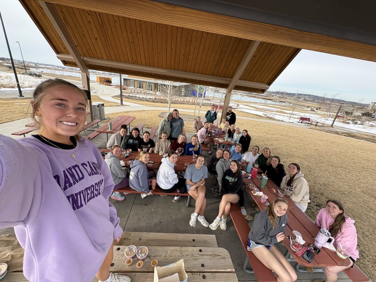 Brandon Hoth tweet media